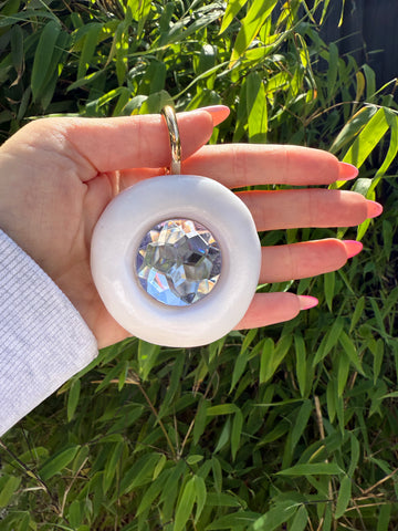 GB BAGCHARM XL (white glitter &lilac on gold).