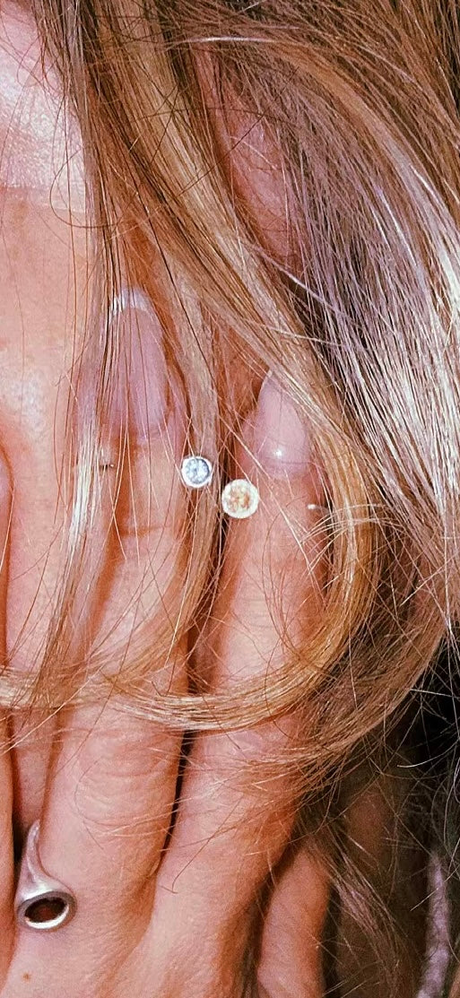 Floating Cubic Zirconias