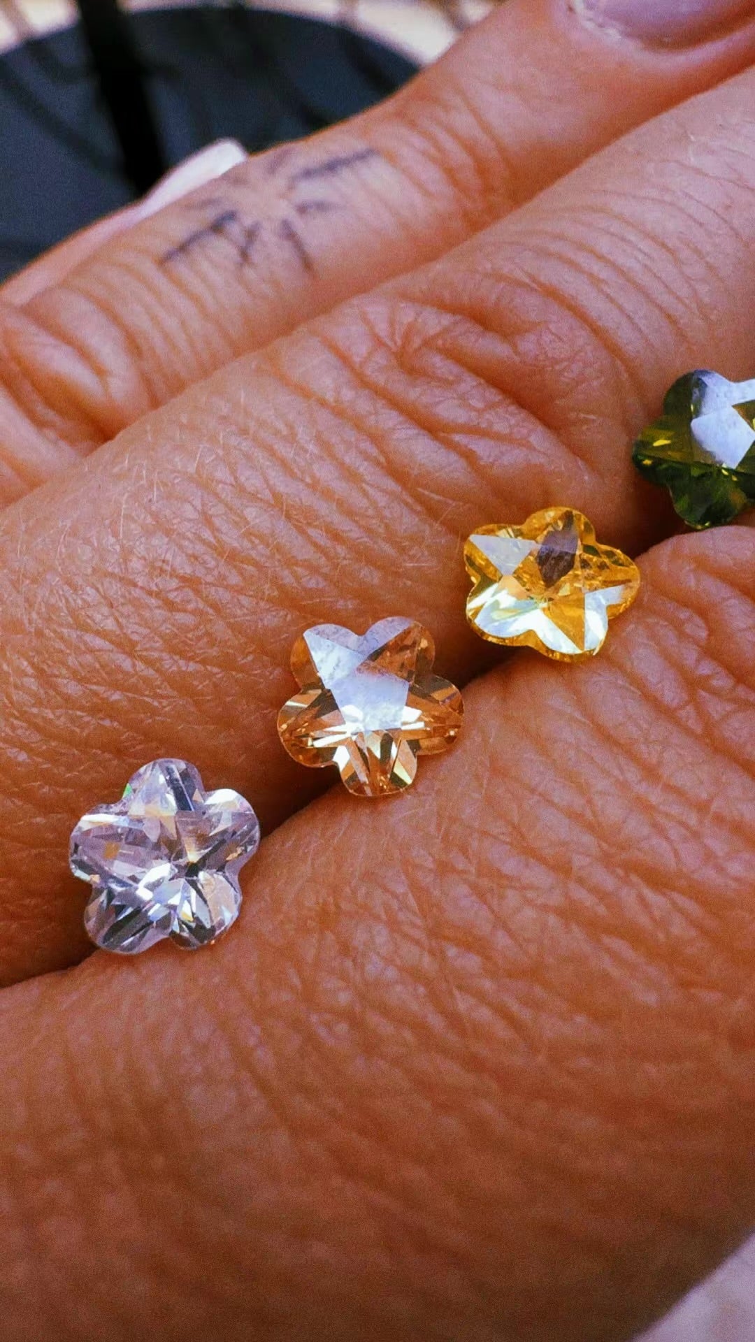 6x6MM FLOWER CUBIC ZIRCONIA STONE (bake into silver clay) (Copy)