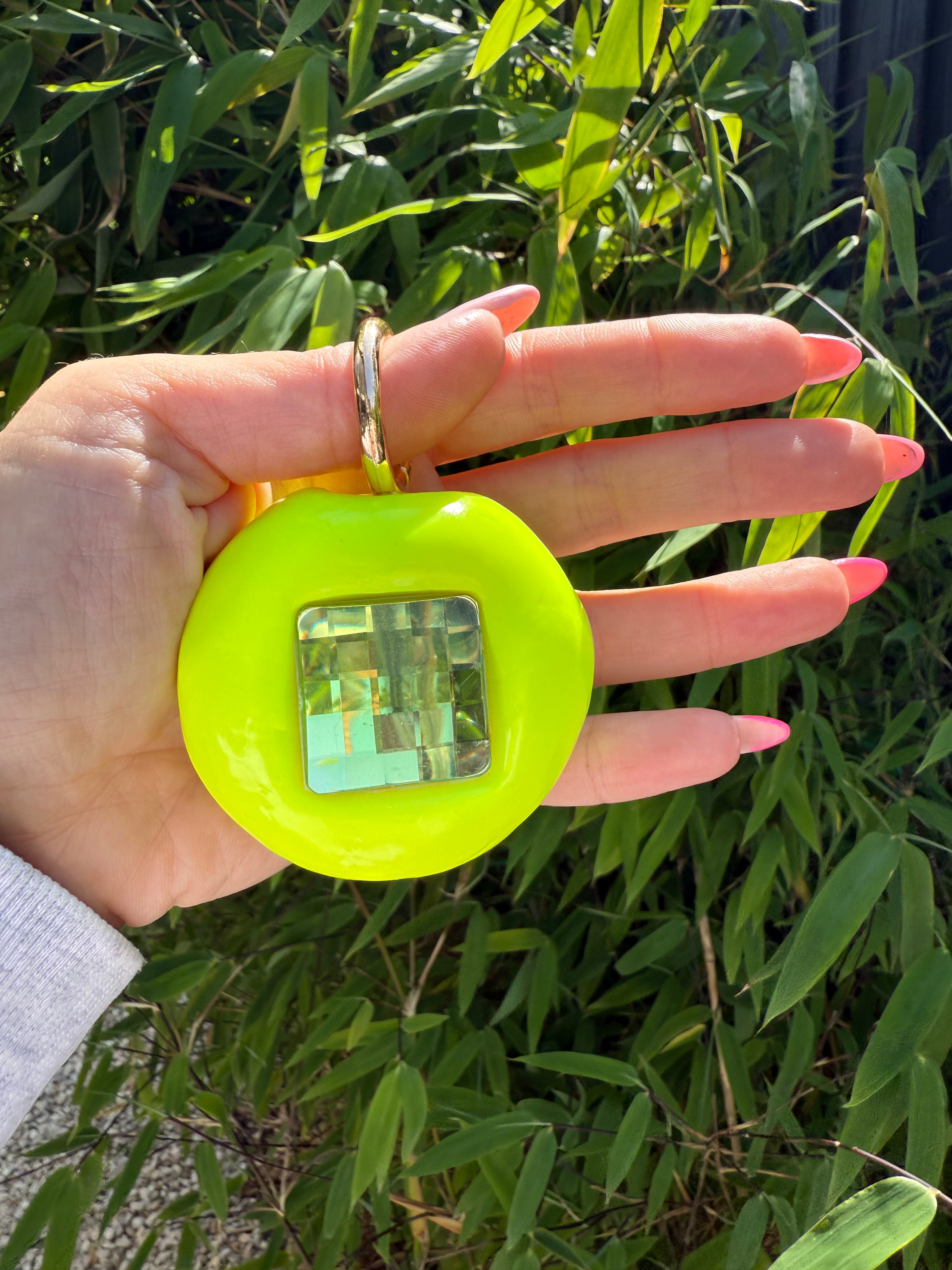 GB BAGCHARM XL (neon yellow & orange on gold).