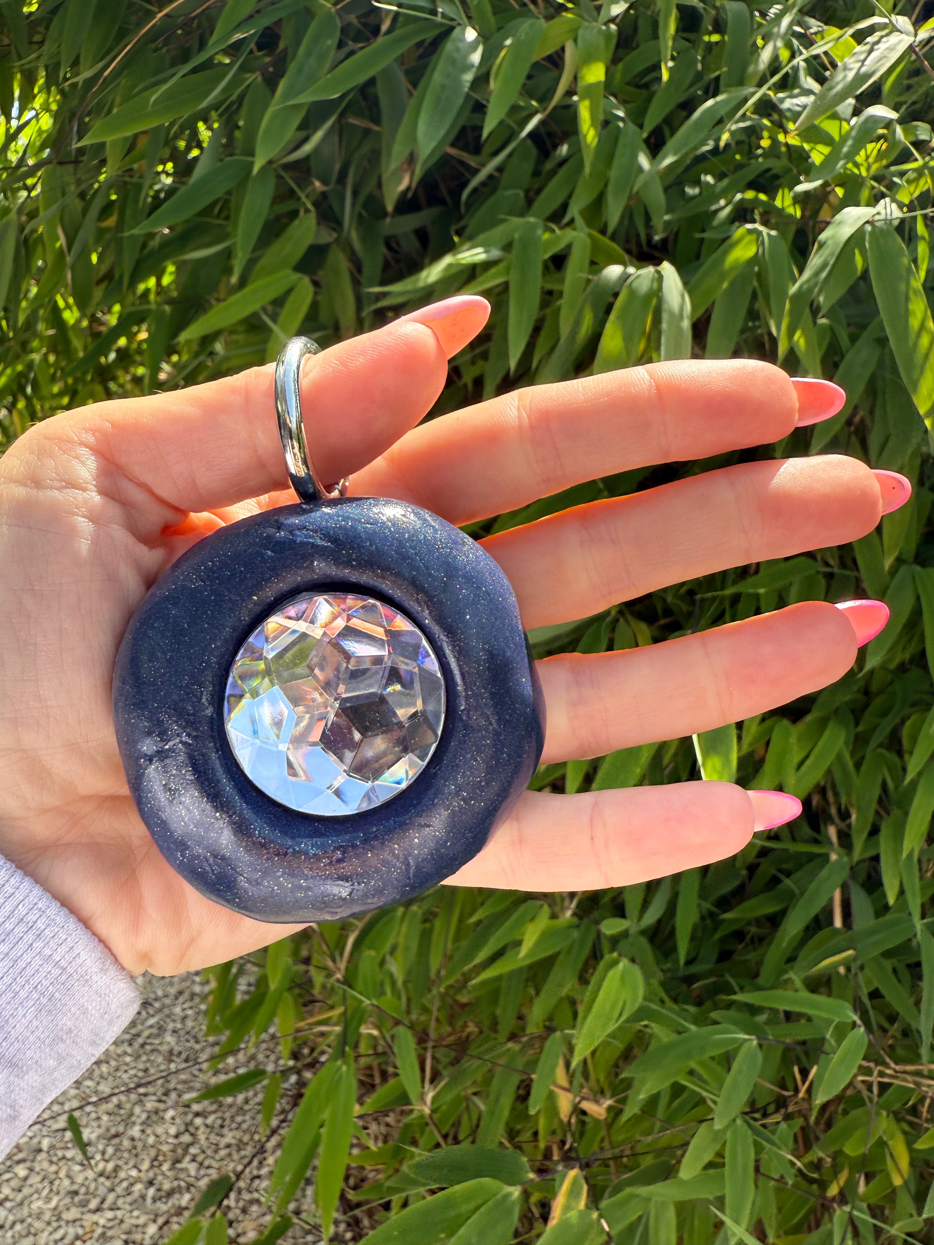 GB BAGCHARM XL (dark blue glitter & lilac on silver).