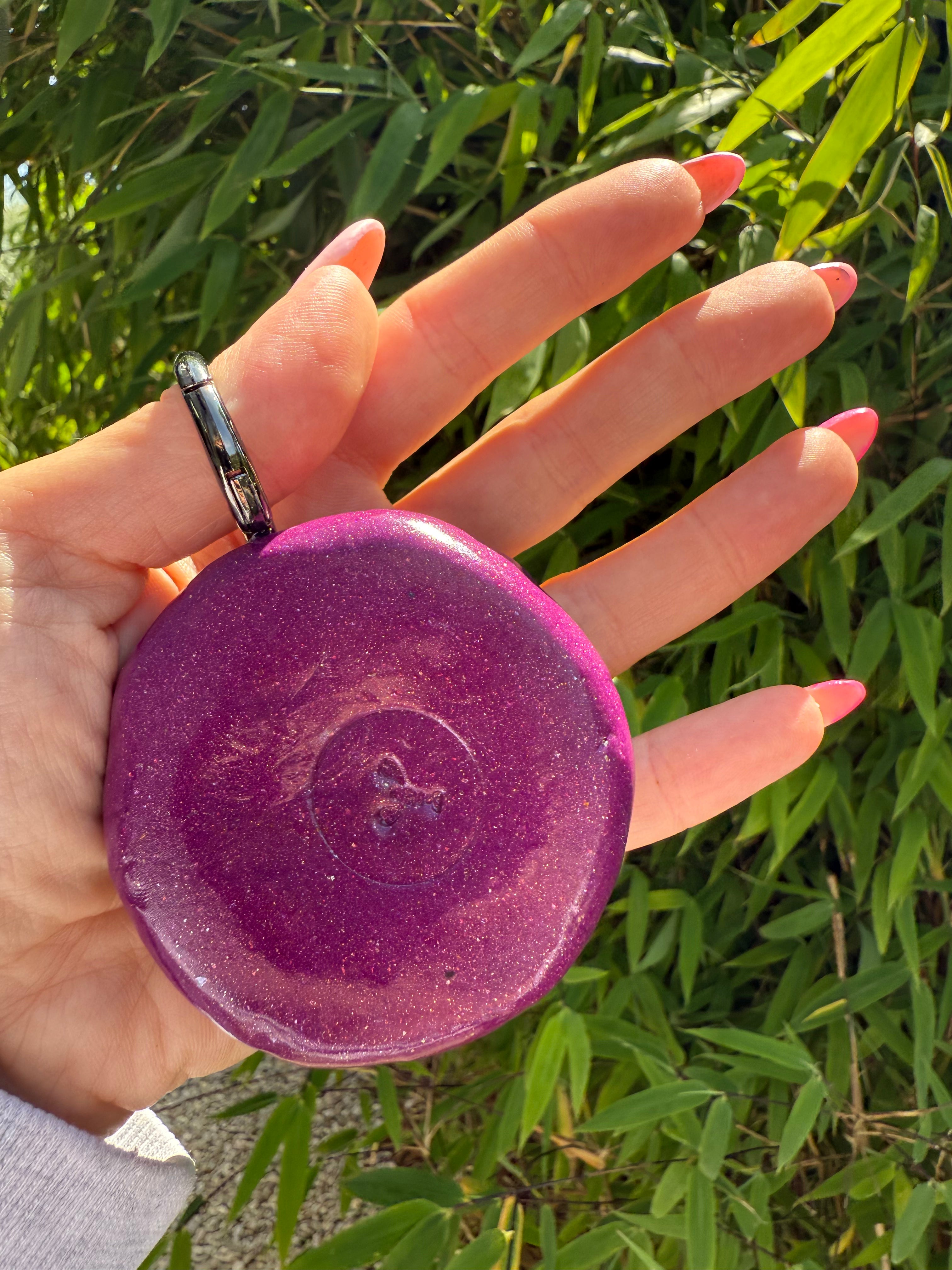 GB BAGCHARM XL (purple&purple on black).