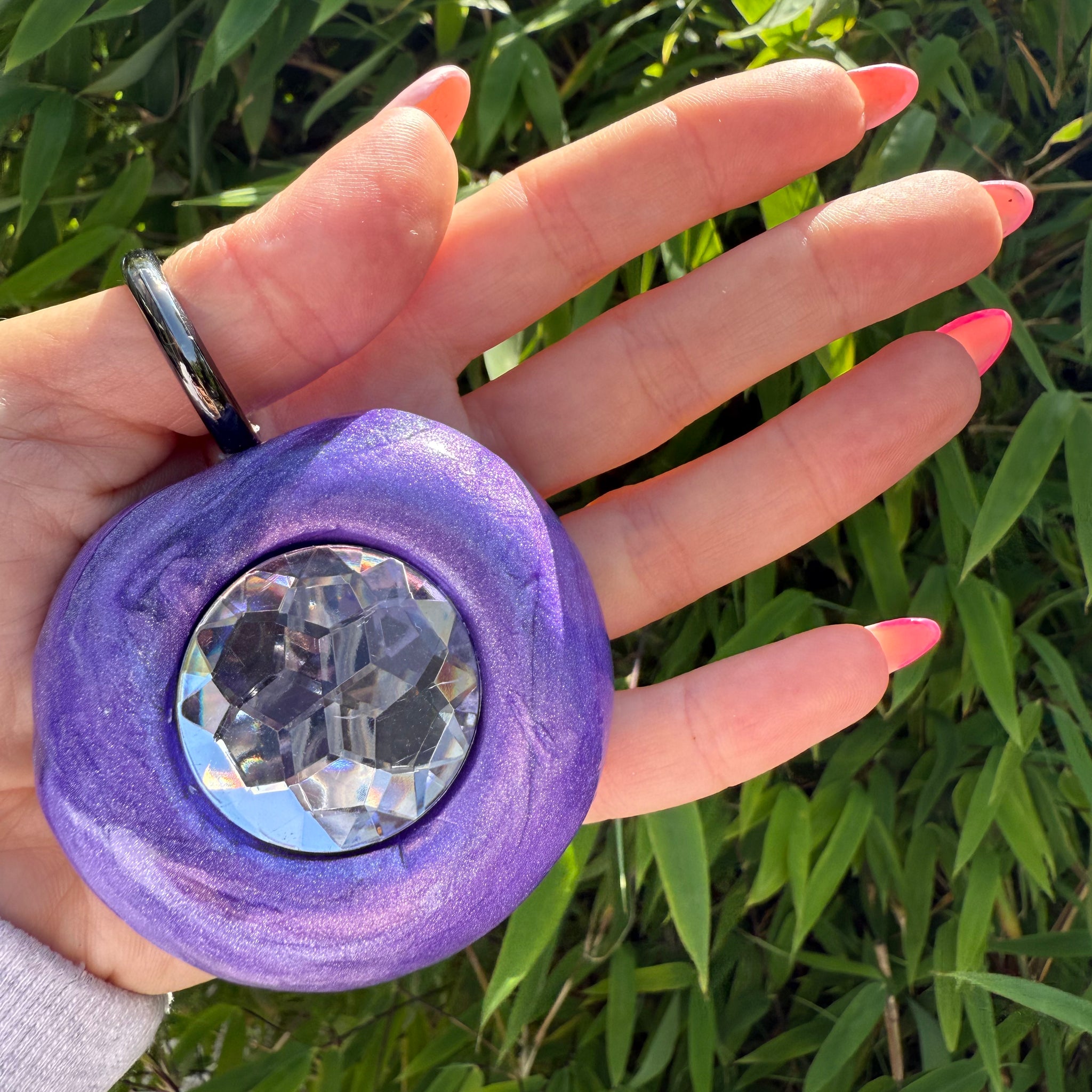 GB BAGCHARM XL (glitter purple & lilac on black).
