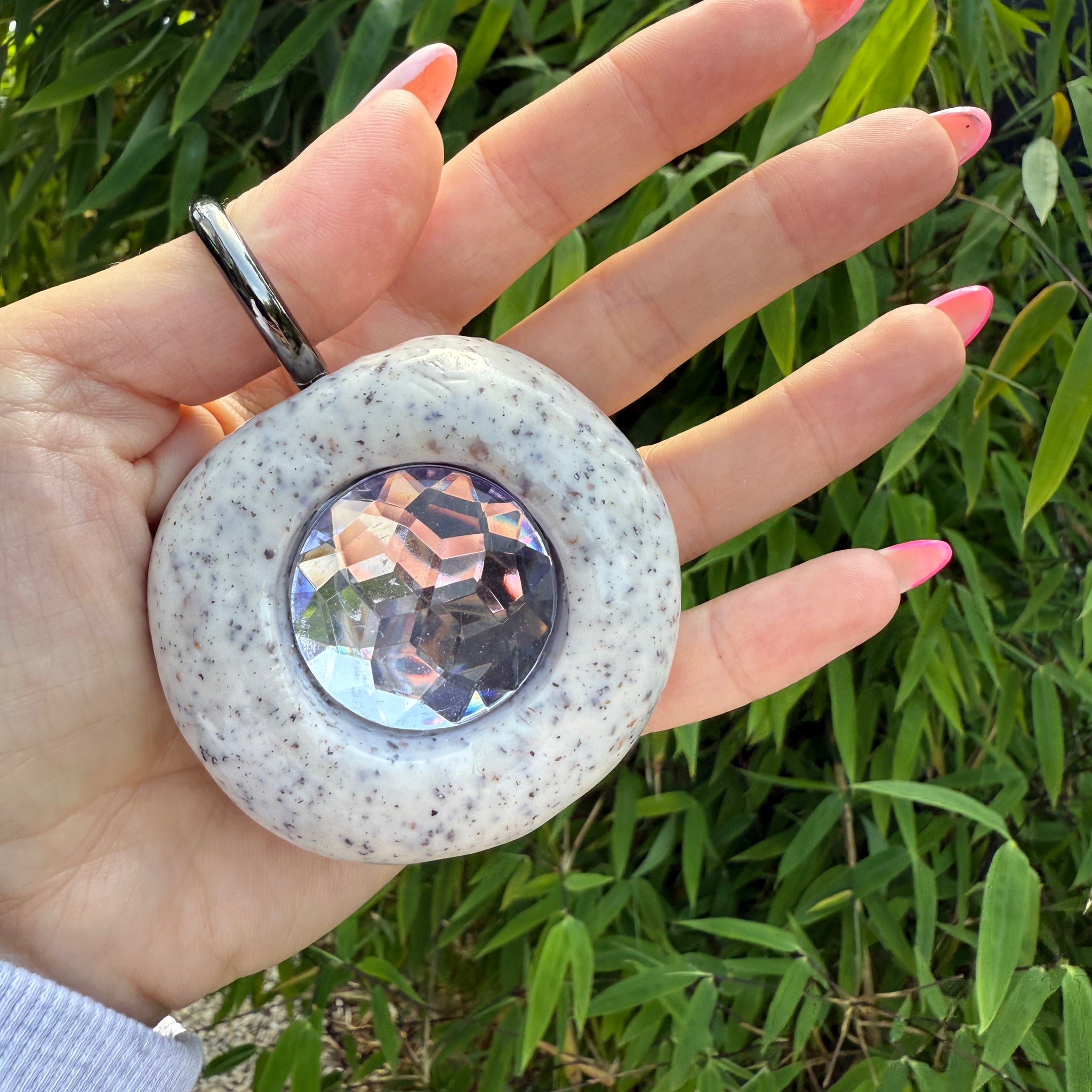 GB BAGCHARM XL (granite grey & lilac on black).
