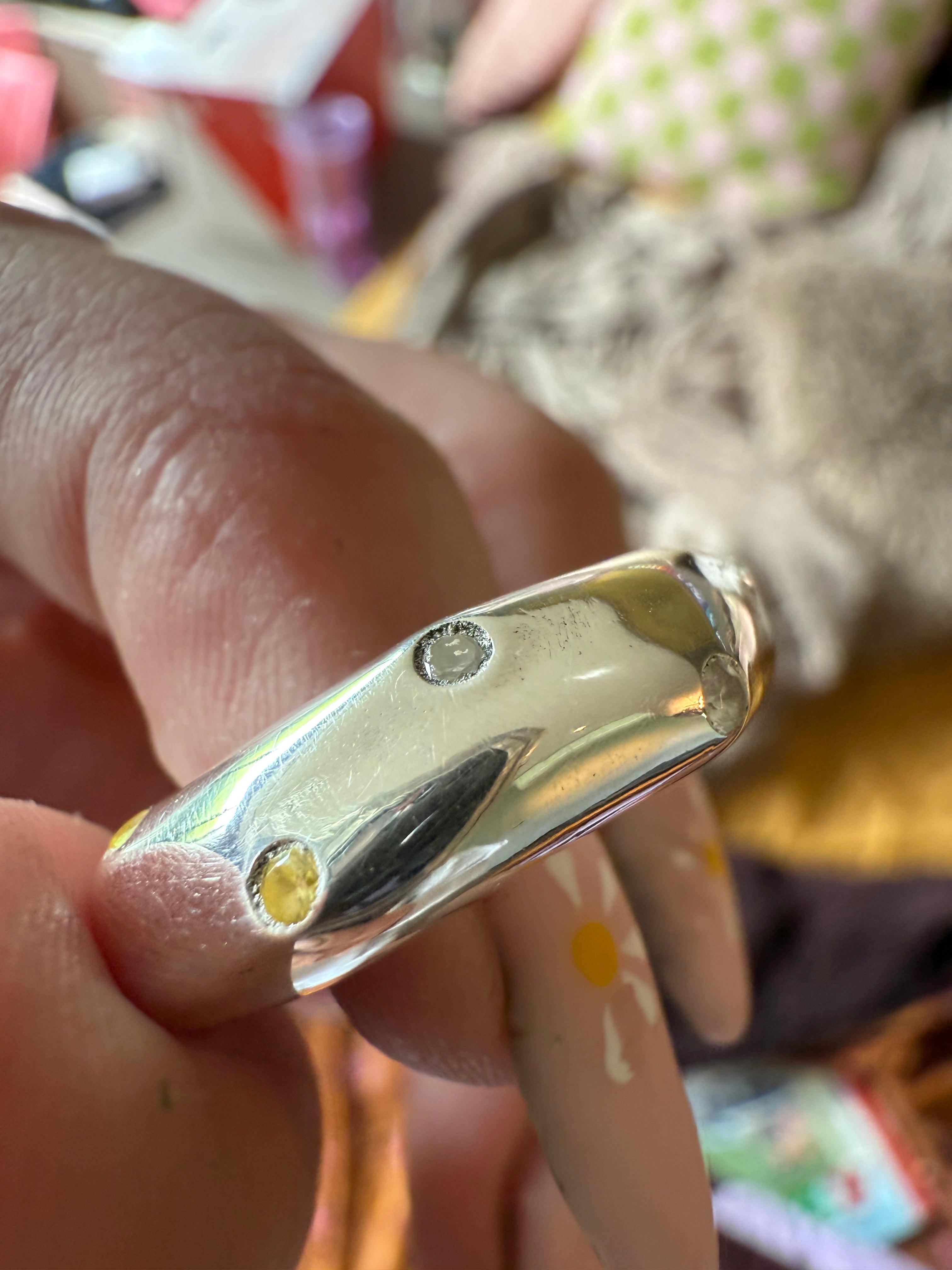 CHUNKY RING LITTLE STUDS