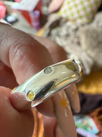 CHUNKY RING LITTLE STUDS