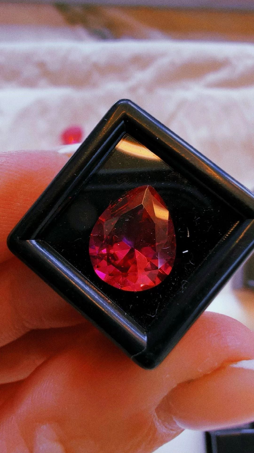 LABGROWN SAPPHIRE PEAR SHAPE (11 x 9 MM) - TheLilaLobster
