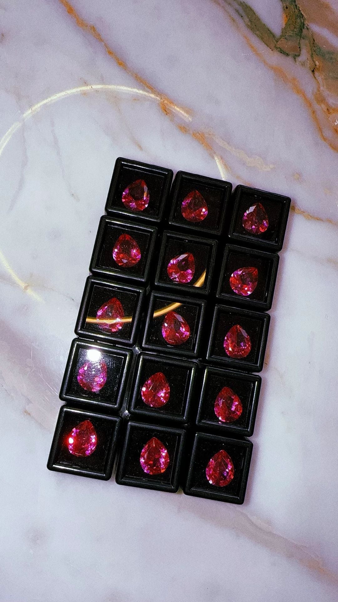 LABGROWN SAPPHIRE PEAR SHAPE (11 x 9 MM) - TheLilaLobster