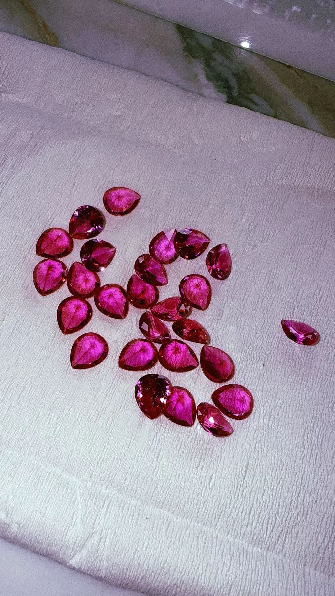 LABGROWN SAPPHIRE PEAR SHAPE (11 x 9 MM) - TheLilaLobster