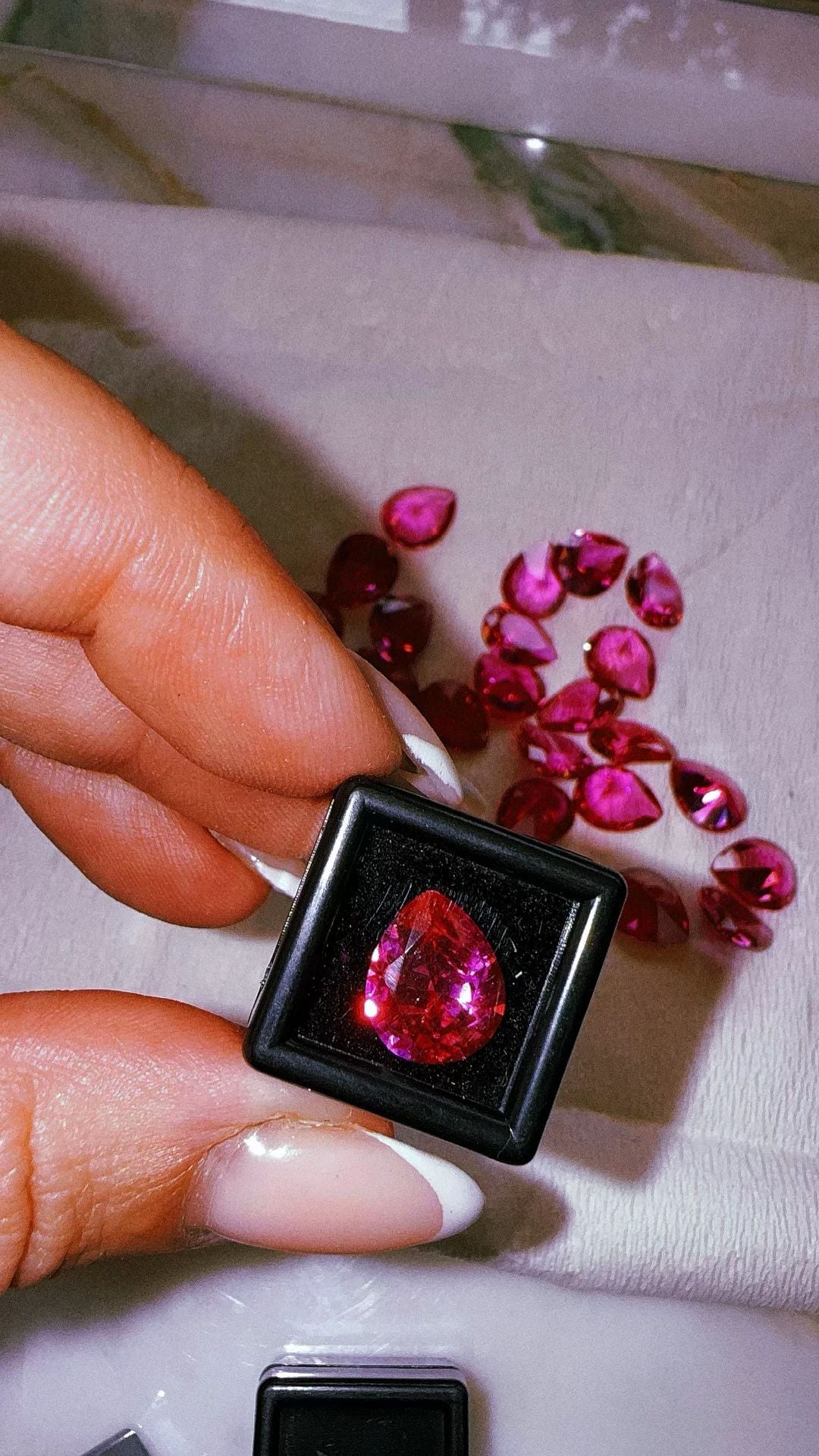 LABGROWN SAPPHIRE PEAR SHAPE (11 x 9 MM) - TheLilaLobster