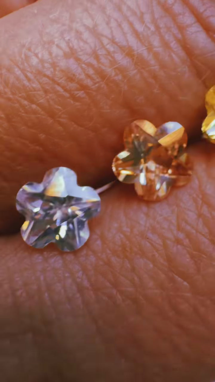 6x6MM FLOWER CUBIC ZIRCONIA STONE (bake into silver clay) (Copy)
